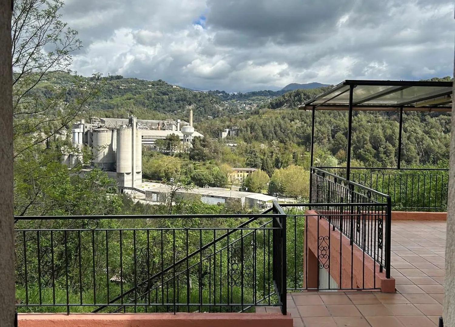 Les 4 Cypres Villa Contes  0*, Contes (Alpes-Maritimes)
