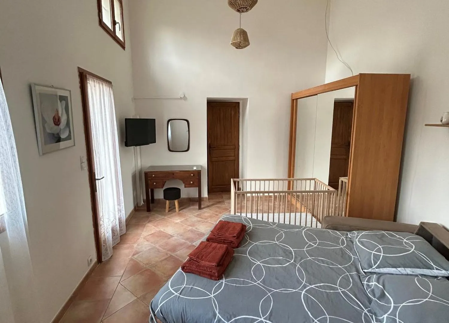 Les 4 Cypres Villa Contes  Contes (Alpes-Maritimes)